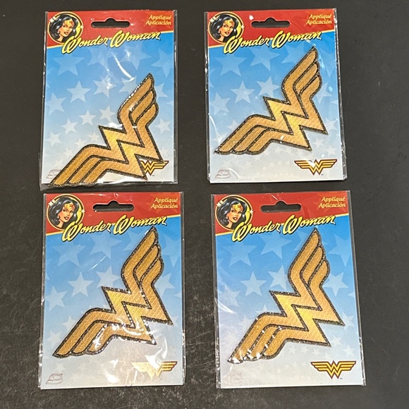 Set of 4 Wonder Woman iron on appliqués - Picture 1 of 1